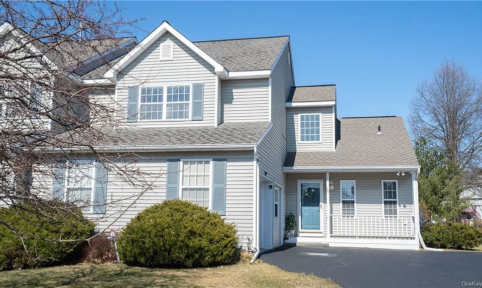 1st image of 10 Woodfield Dr