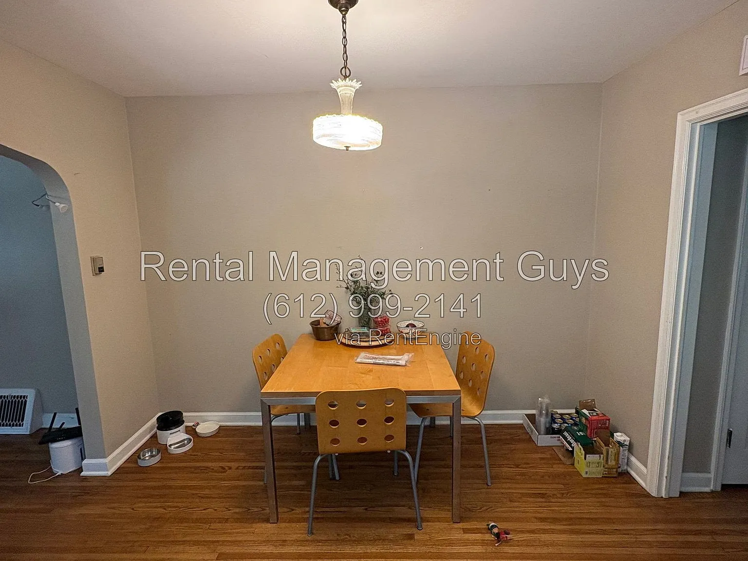 3 bed, 1.0 bath, 1231 sqft, $1,900 — Photo 4