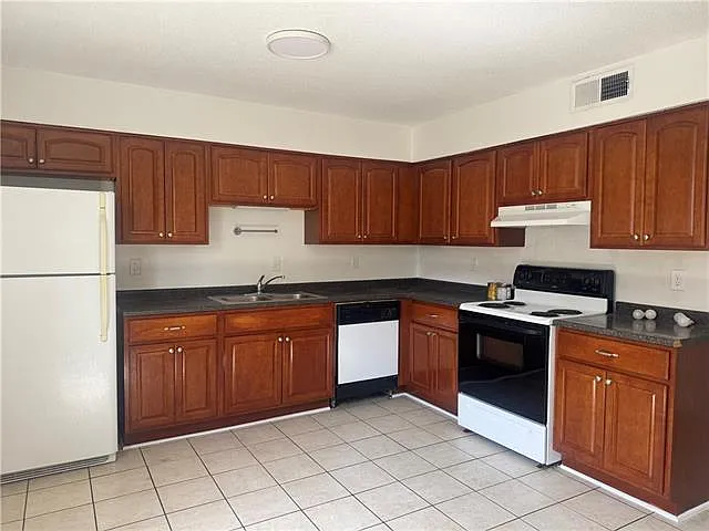 239 W Esplanade Ave #3 — Photo 4