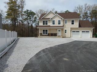 738 Cranberry Rd, Beachwood, NJ 08722