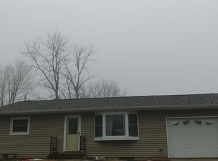 602 E College St, Toledo, IA 52342