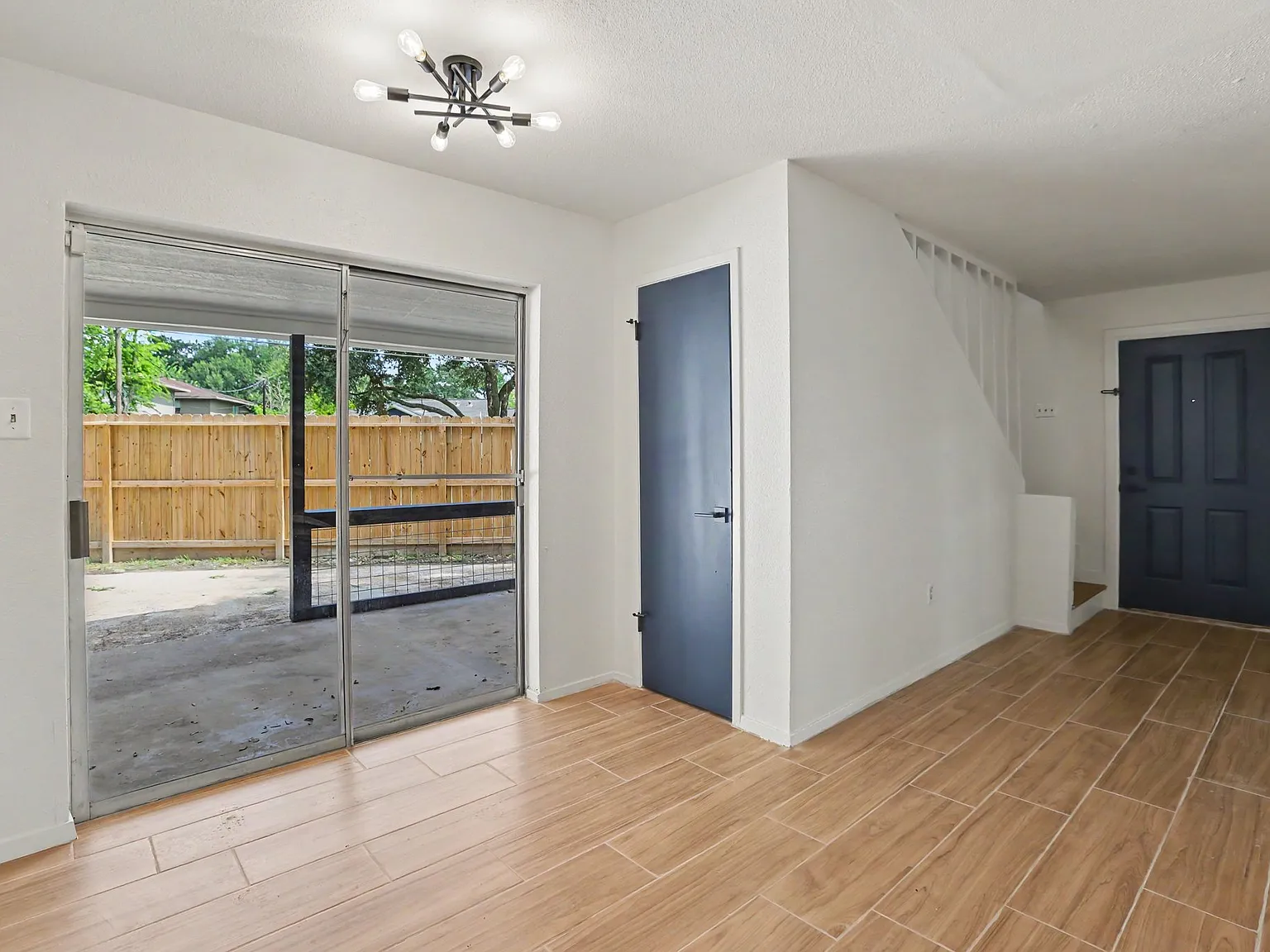 3 bed, 1275 sqft, $1,649 — Photo 4