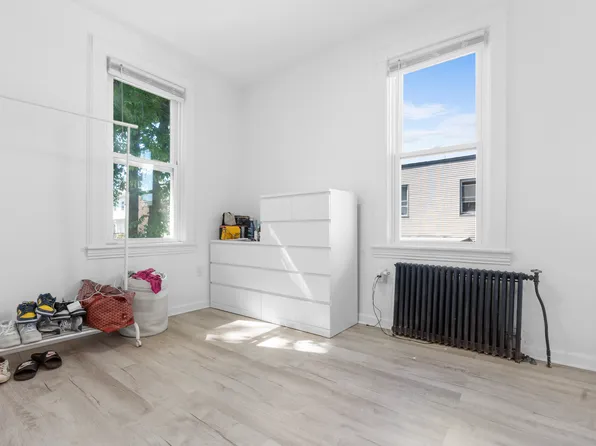 4308 Grand Avenue image 5 of 7