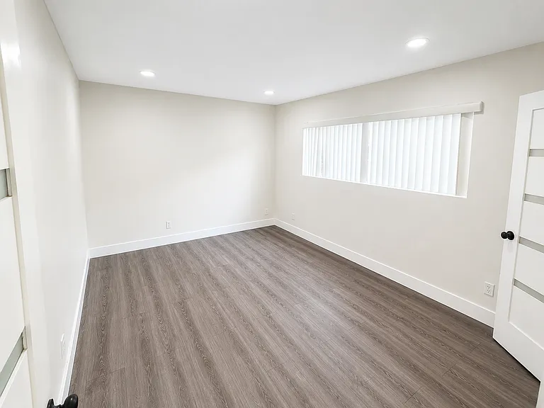5550 Denny Ave, LLC — Photo 9