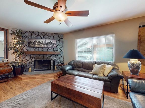 5th image of 2612 Albion Way