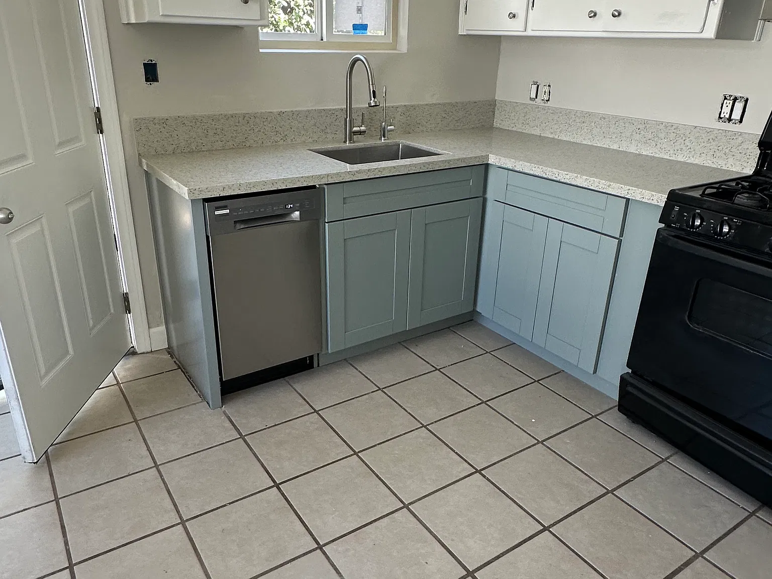 6945 Saranac (Back) — Photo 3