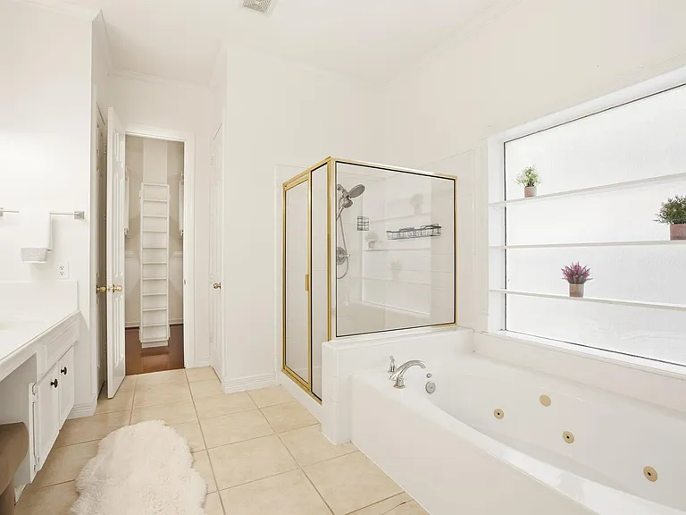 1322 Kirby Lake Ct — Photo 21