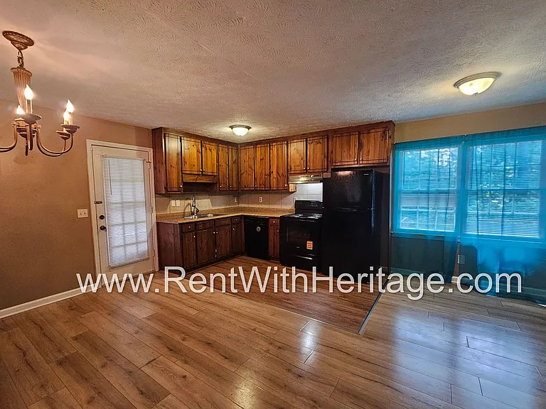 4204 Rocky Face Dr — Photo 10