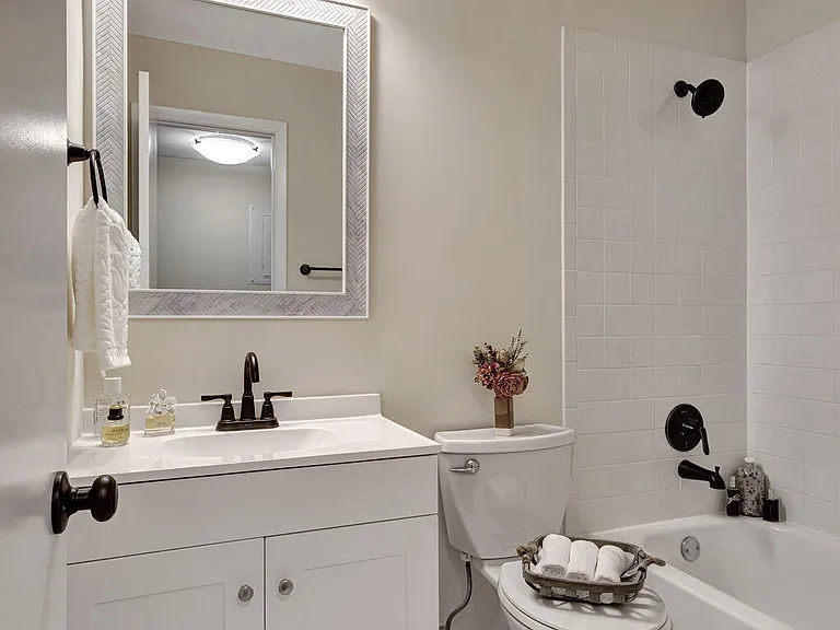 1109 Duncan Cir #201 — Photo 25