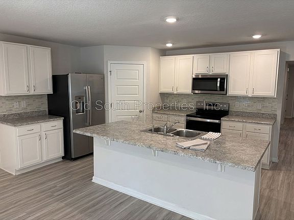 4th image of 5379 Peach Dr