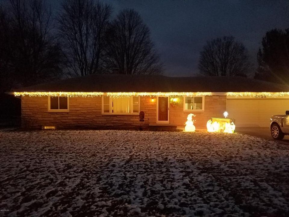 1st image of 8425 E De Ave