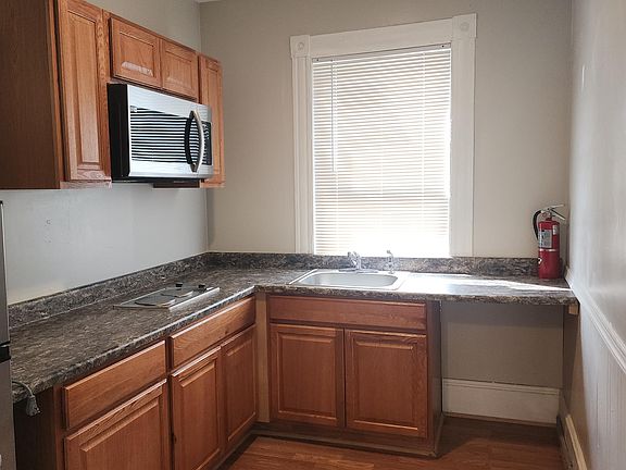 2nd image of 1405 Oakdale Ave