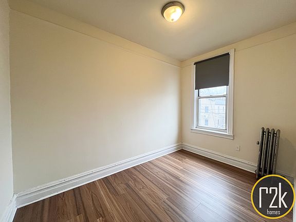 3rd image of 22-19 36th St #2F