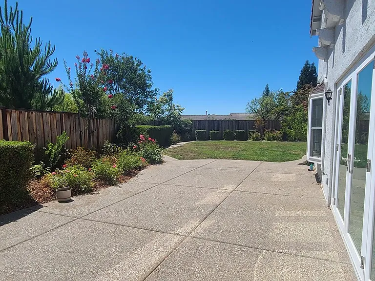 232 Chatham Ter — Photo 24