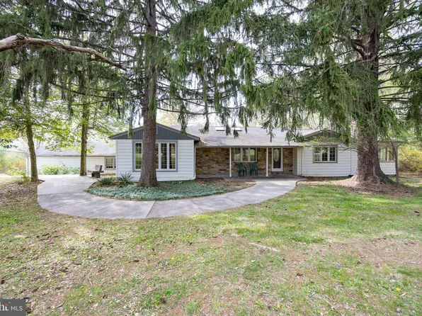 126 Pine Dr, Phoenixville, PA 19460