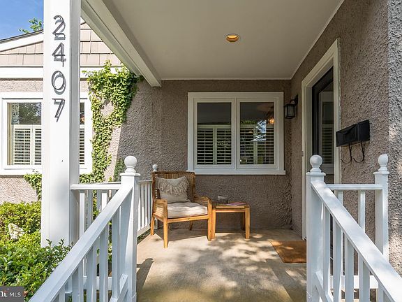 2nd image of 2407 Davis Ave