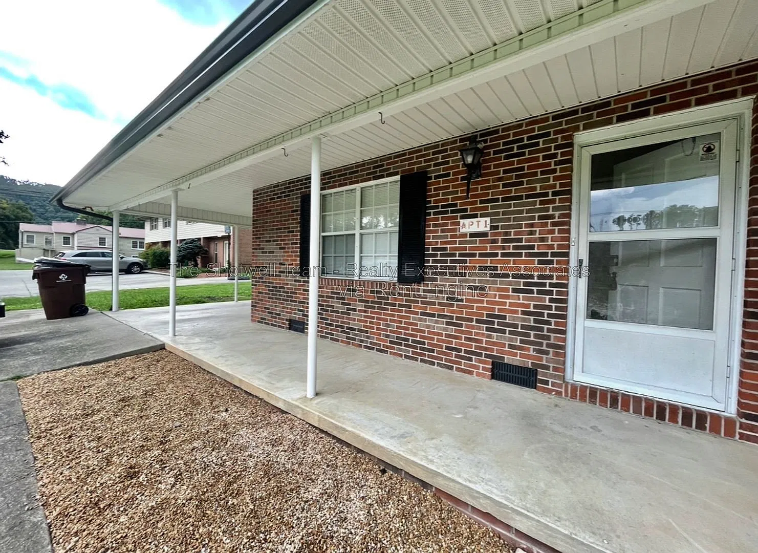 2 bed, 2.0 bath, $1,599 — Photo 2