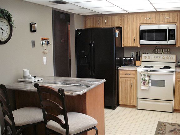 5th image of 22 Blaine Dr