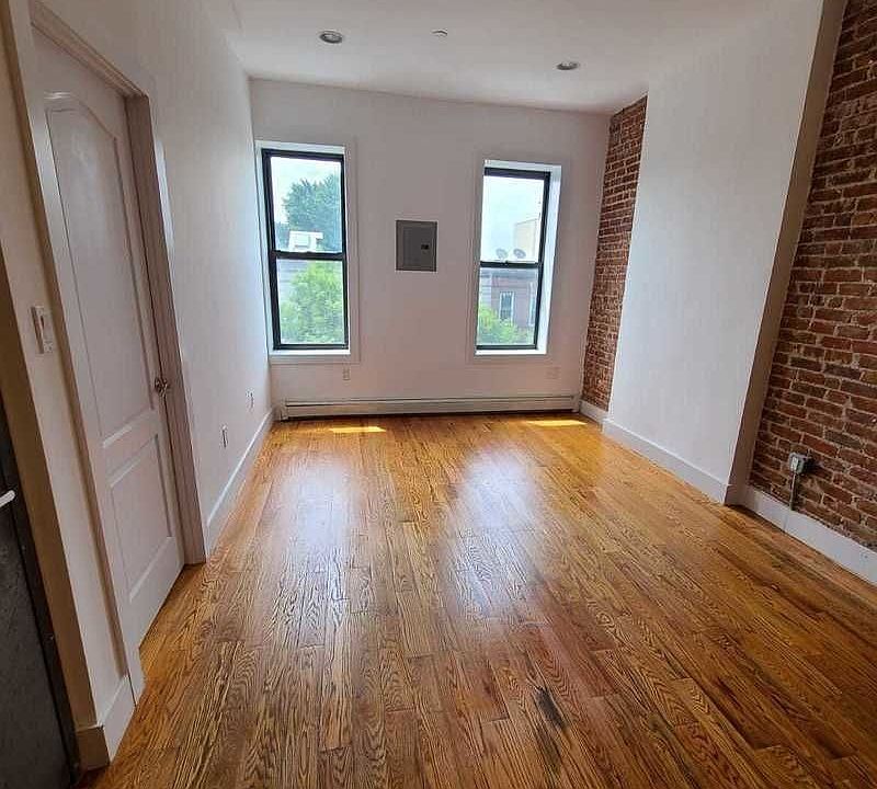 1st image of 229 Bainbridge St #3FF