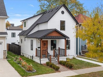 206 N Washington Ave, Royal Oak, MI, 48067
