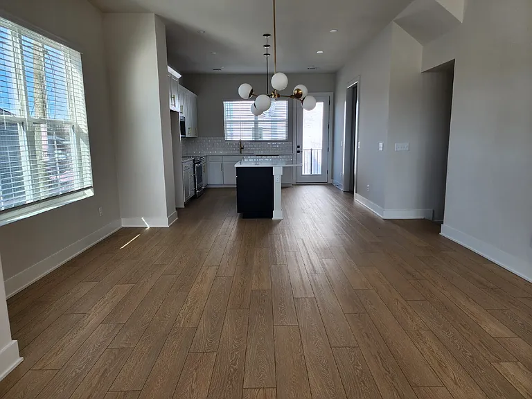 4118 Indiana Ave — Photo 16