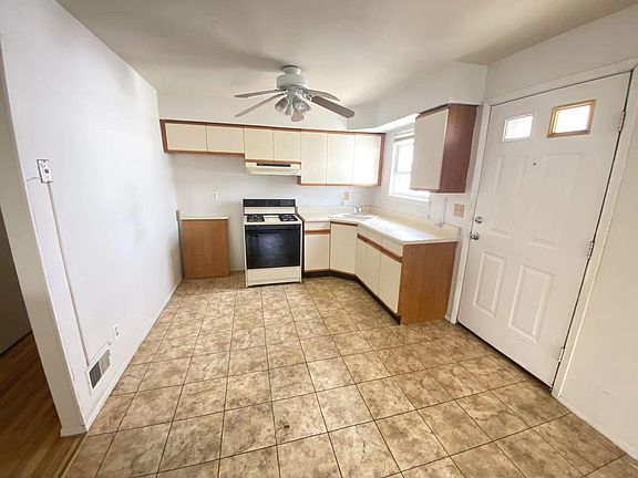 5th image of 373 Brookfield Ave Floor 2