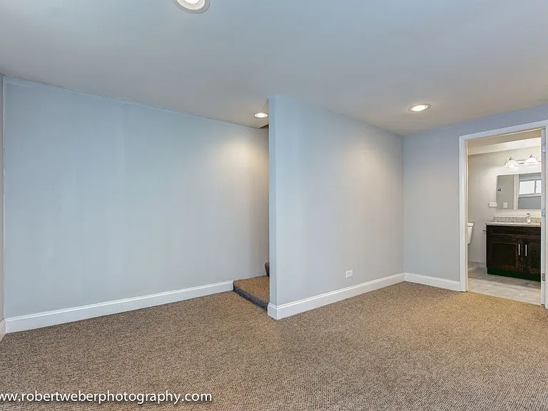 1209 W Catalpa Ave #1 — Photo 5