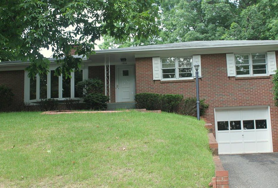 Nice brick ranch with garage