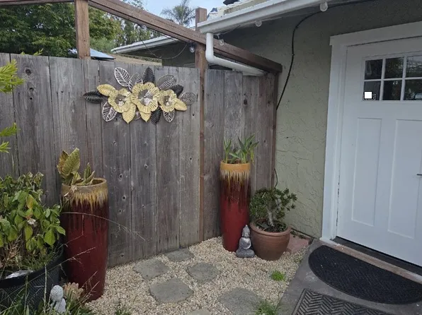 (undisclosed Address), Santa Cruz, CA 95062