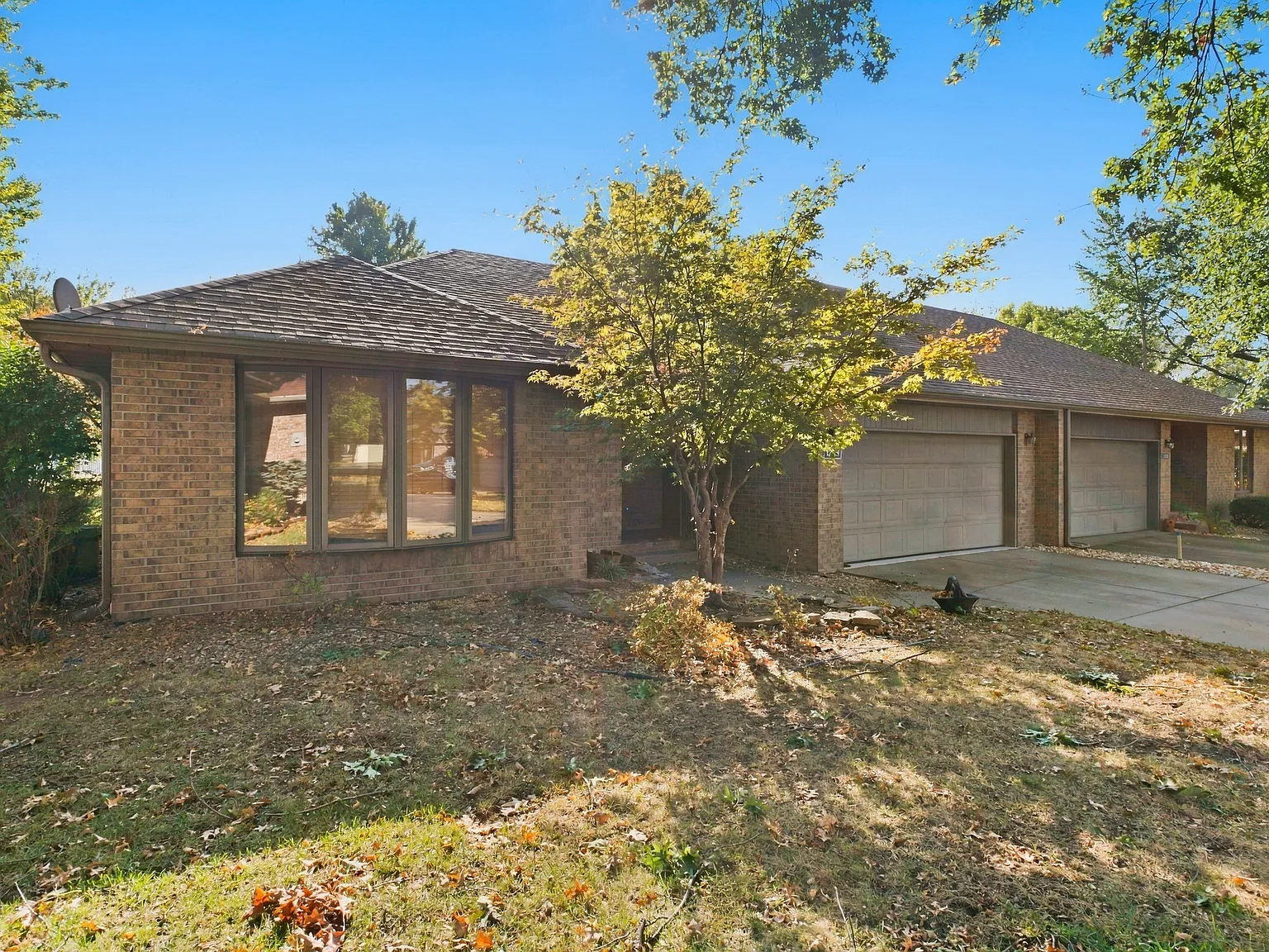 1269 E Lafayette Ct — Photo 3