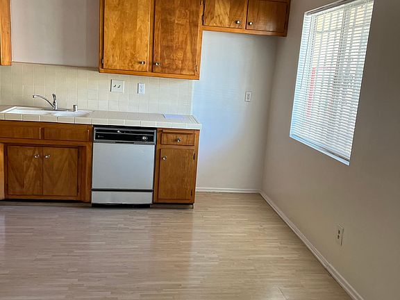 3rd image of 4081 W 130th St