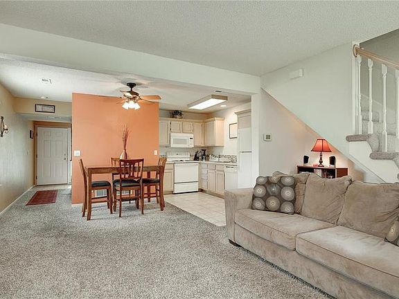 4th image of 1310 SE Broadway Ct #288A