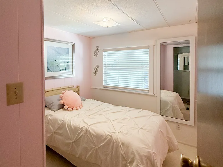 37039 Karen Ave — Photo 10
