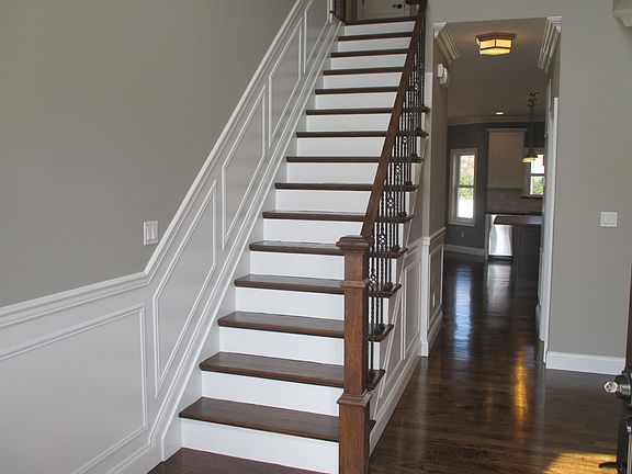2nd image of 3877 Franklin Ave