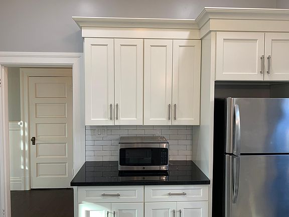 5th image of 225 Clayton St #B