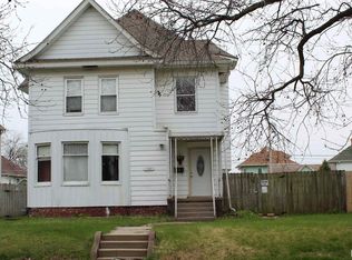 1427 10th St, Moline, IL 61265