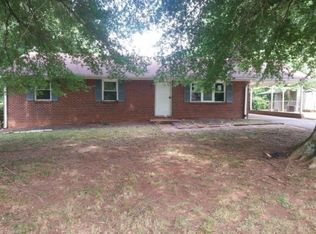 2409 Gardenia Rd, Winston Salem, NC 27107
