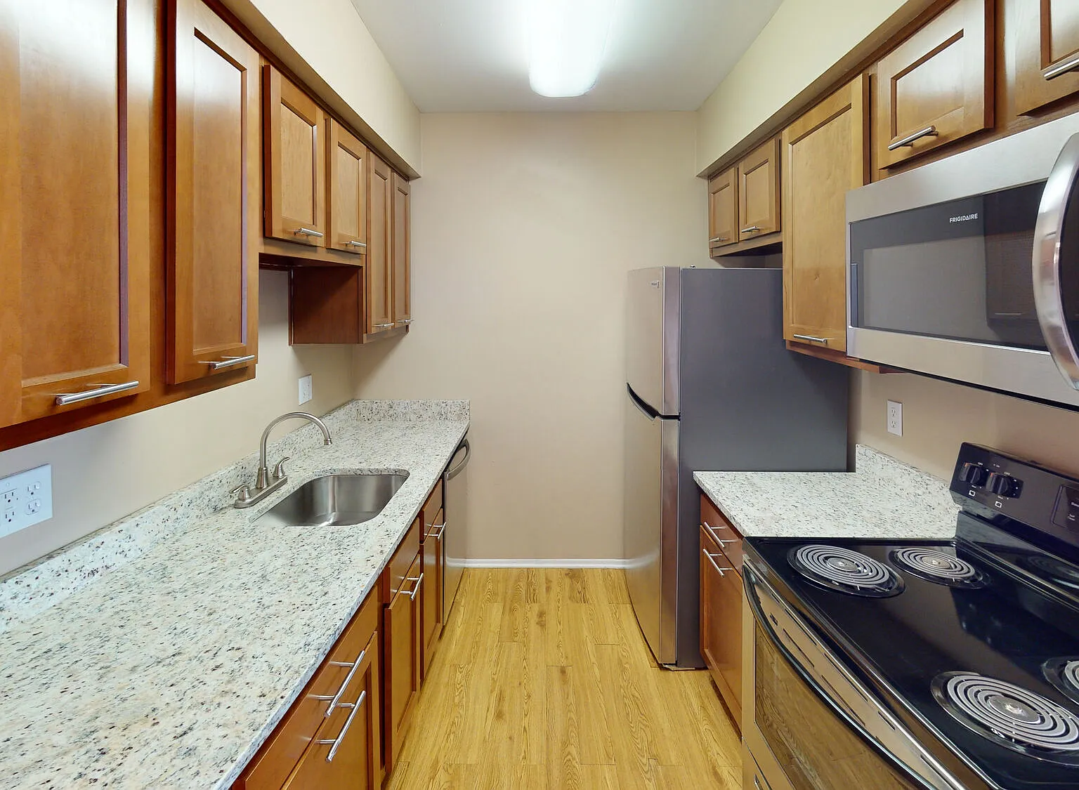 Heights of Novi Apartments — Photo 1