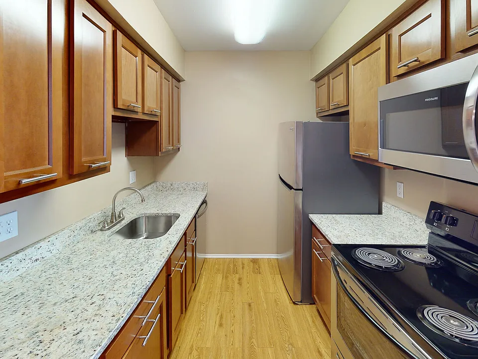 Heights of Novi Apartments