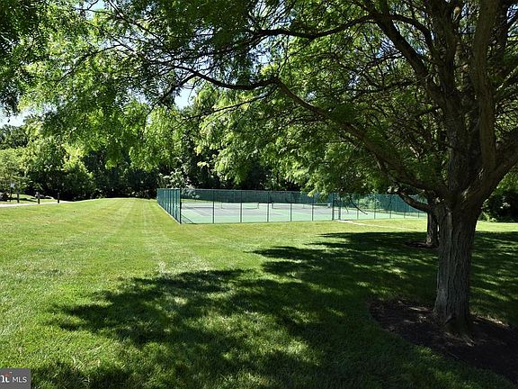 5th image of 518 Southhampton Ln
