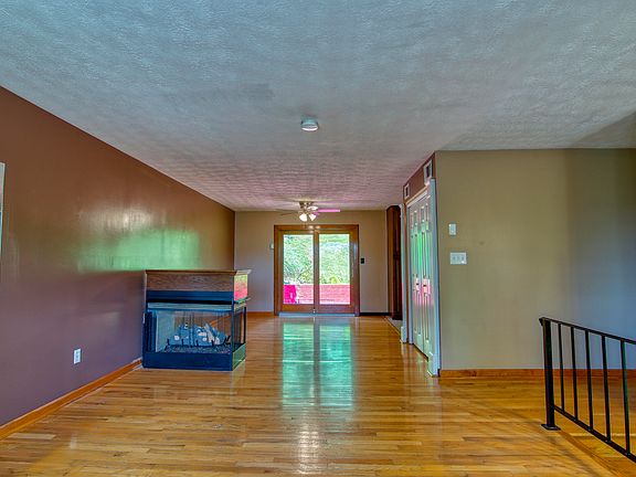 4th image of 100 Wembeck Dr