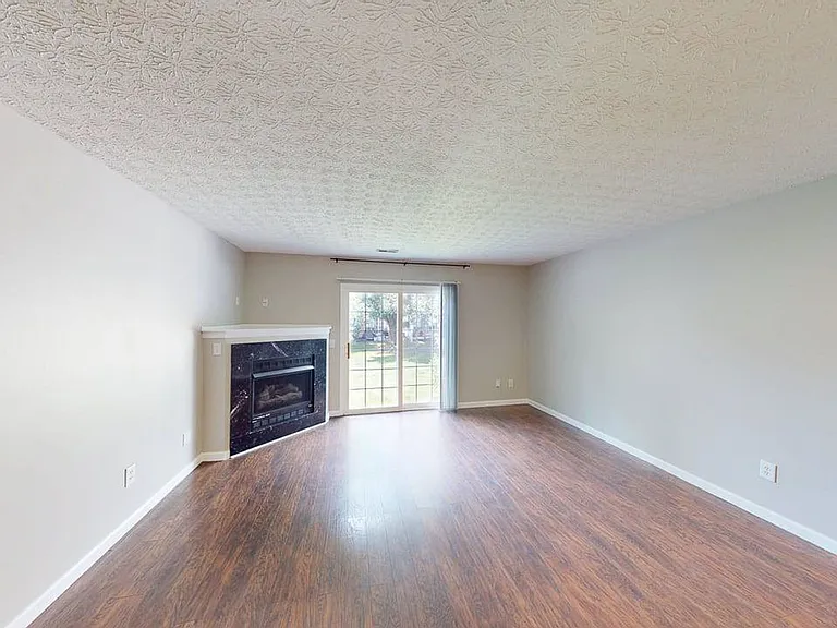 6752 Lagrange Dr — Photo 7