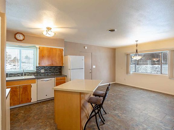 4th image of 211 E Marjorie Ave