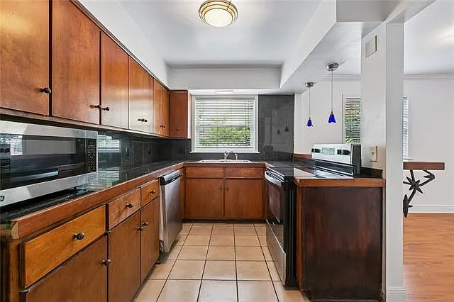 501 Hillary St — Photo 5