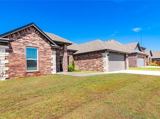 10932 S 275th East Ave, Coweta, OK 74429