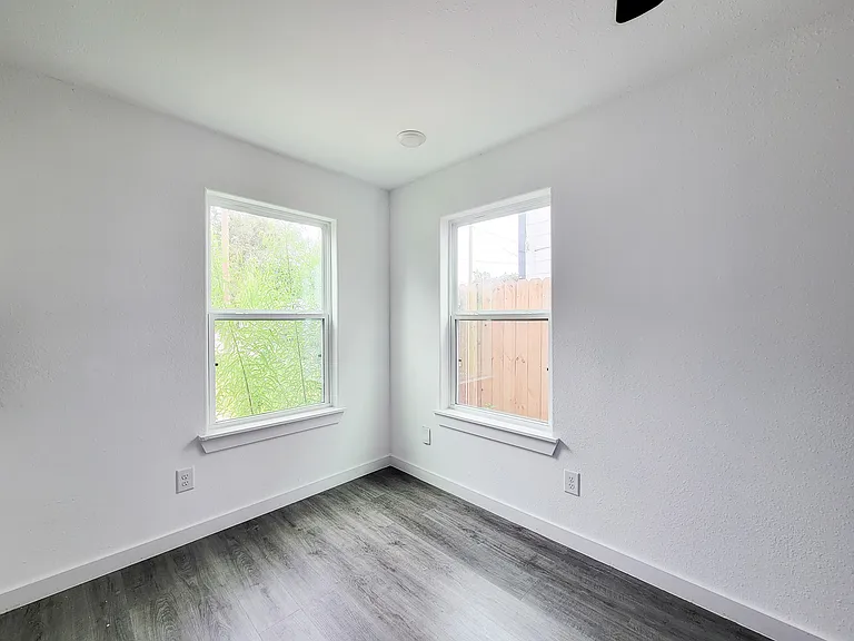 8122 Sterlingshire St #A — Photo 32