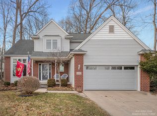 1337 Yorkshire Ct, Saline, MI 48176