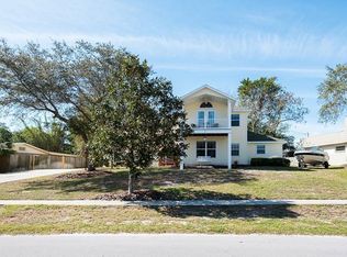 1432 Lakeview Dr, Tarpon Springs, FL 34689