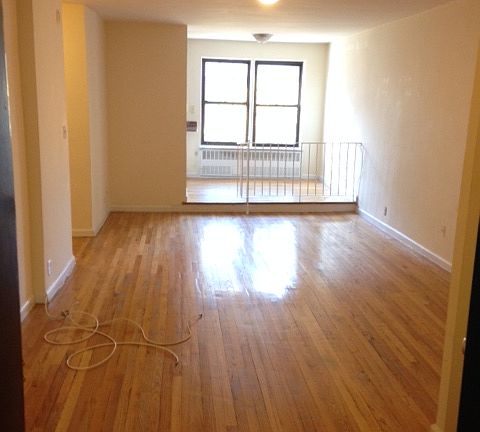 3rd image of 125 Christopher St APT 4F