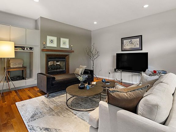 5th image of 3418 Saint George Cir